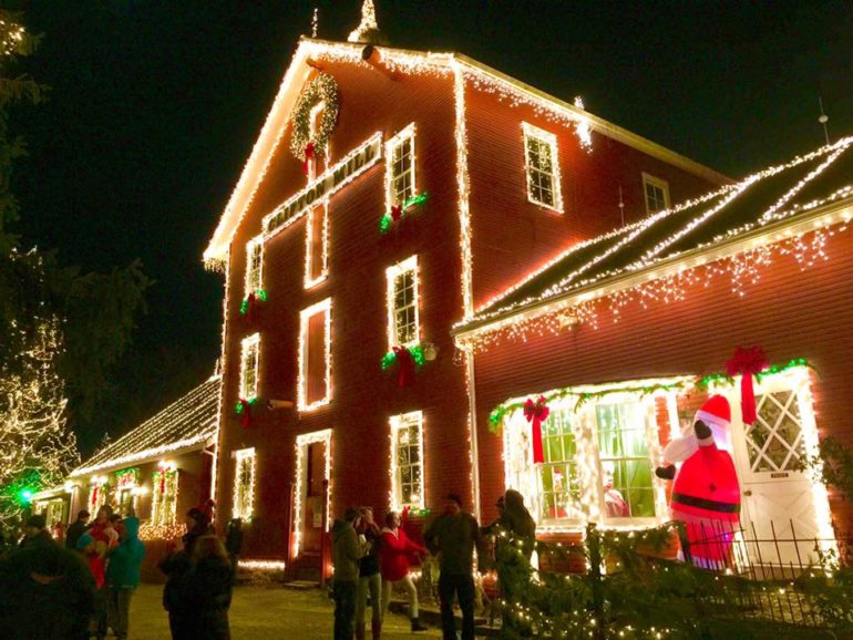 6 Magical Christmas Towns & Villages In Ohio