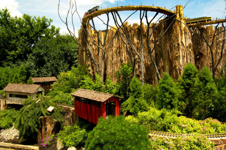 The Paul Busse Garden Railway At Franklin Park Conservatory Is Back 2 Paul Busse Garden Railway Holden Oak Trestle