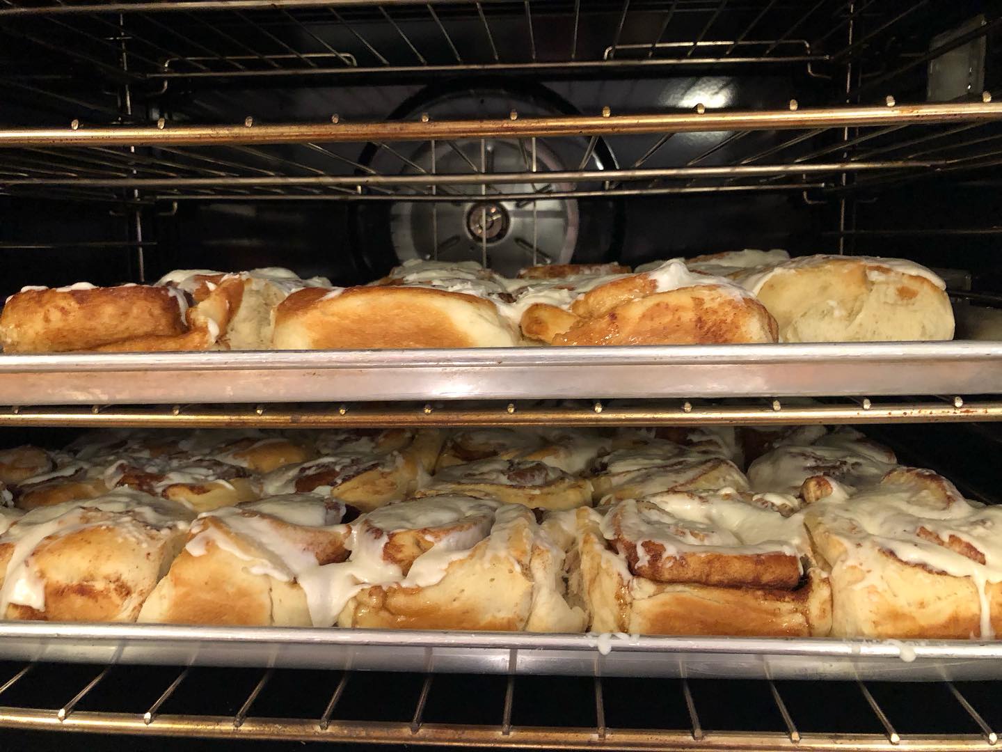 hilliard station baking co cinnamon roll