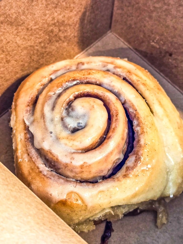 pickem up joe cinnamon roll