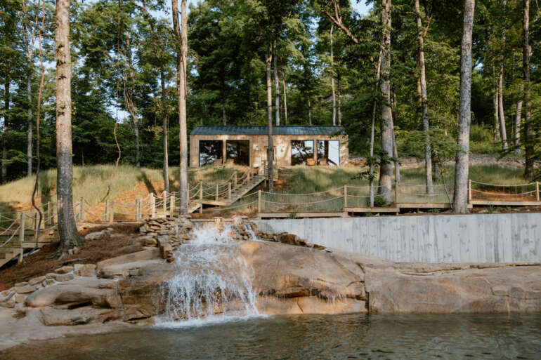 These Bungalows In Hocking Hills Overlook A Stunning Sandstone Swimming Hole 6 sandstone cliffs waterfall house hocking hills