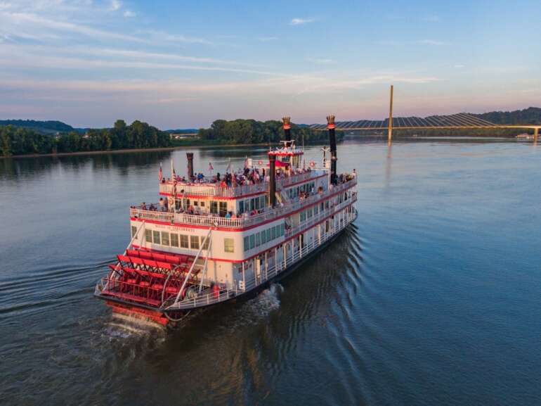 10 Unique Holiday Experiences Around Ohio 6 ohio riverboat cruise christmas