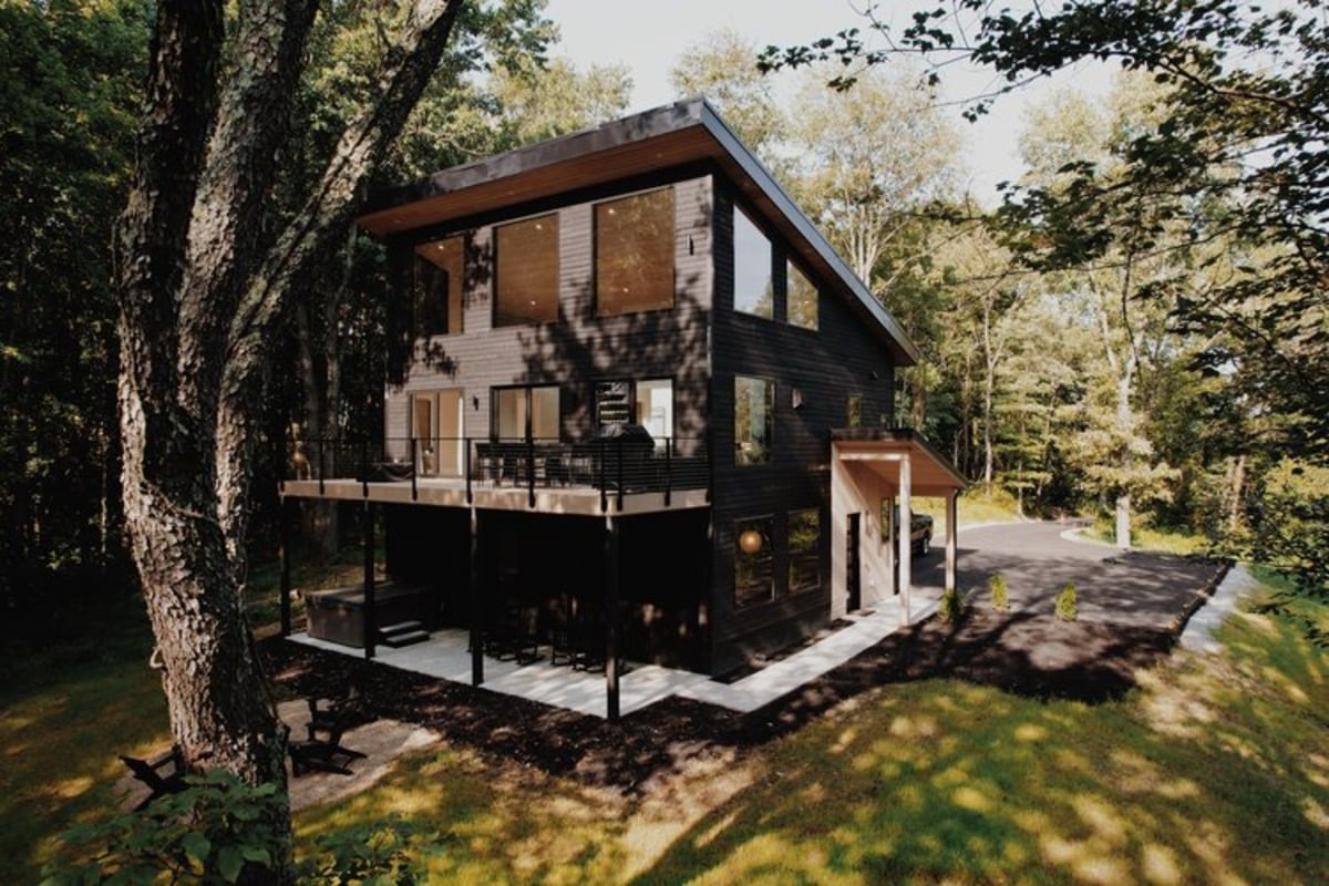 modern cabin hocking hills