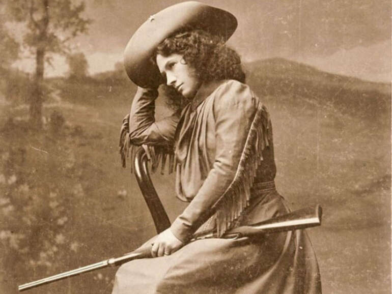 How Ohio’s Own Annie Oakley Became America's First Female Superstar 3 Annie Oakley with her gun (1)