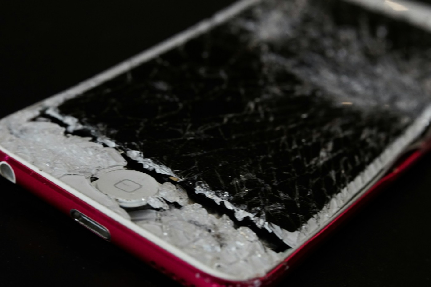 Got Old Electronics? Here’s How to Ditch Them Responsibly This Weekend broken cell phone