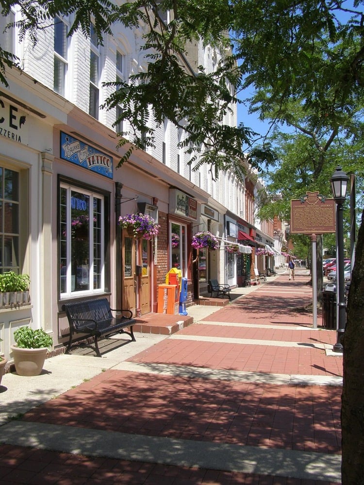 downtown chardon in the summer