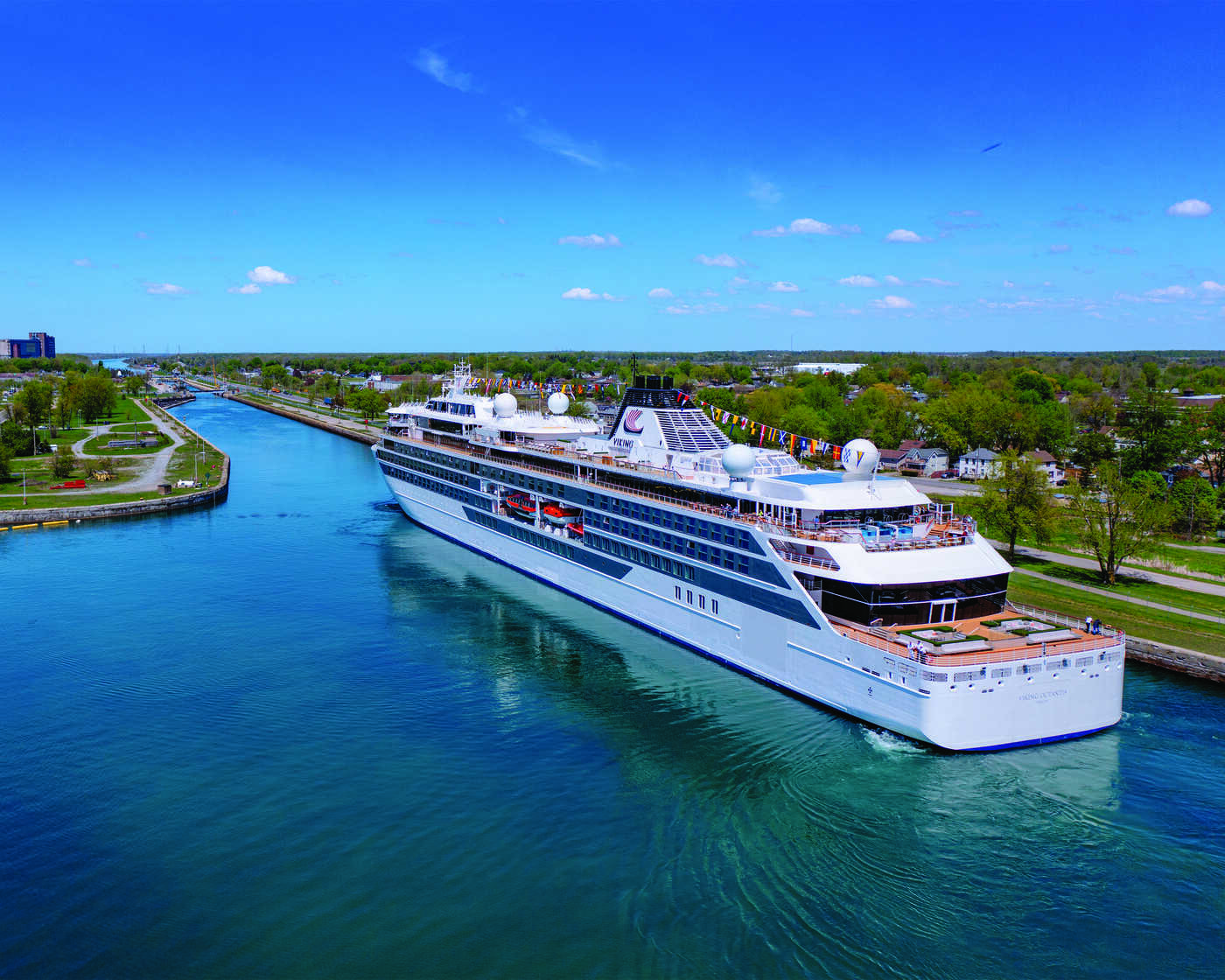 viking cruise in welland canal