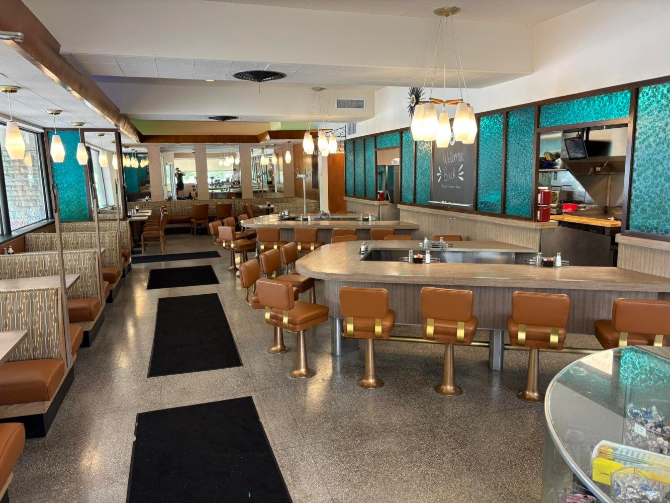 chef o nette dining room