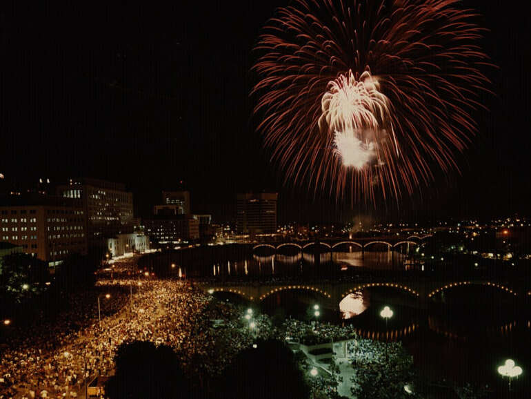 Here's What Red, White, And Boom Looked Like When It First Started Four Decades Ago 11 fireworks over scioto river