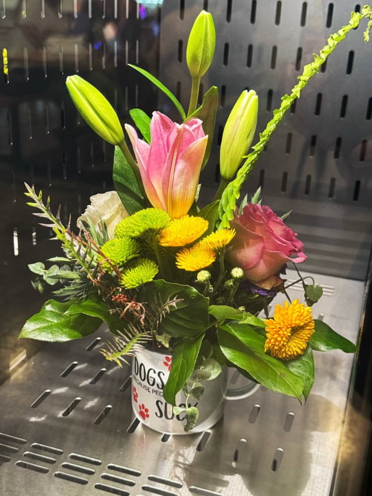 flower arrangement from vending machine
