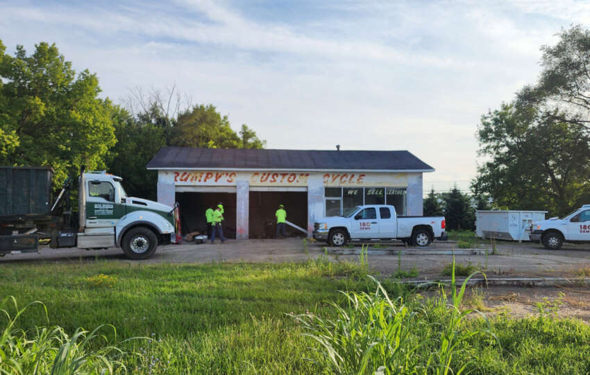 grumpys coffee garage