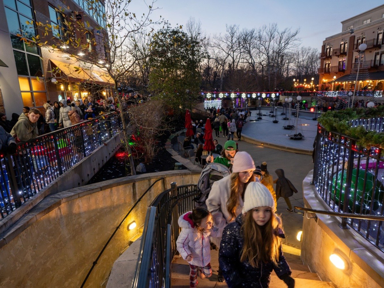 creekside gahanna holiday lights