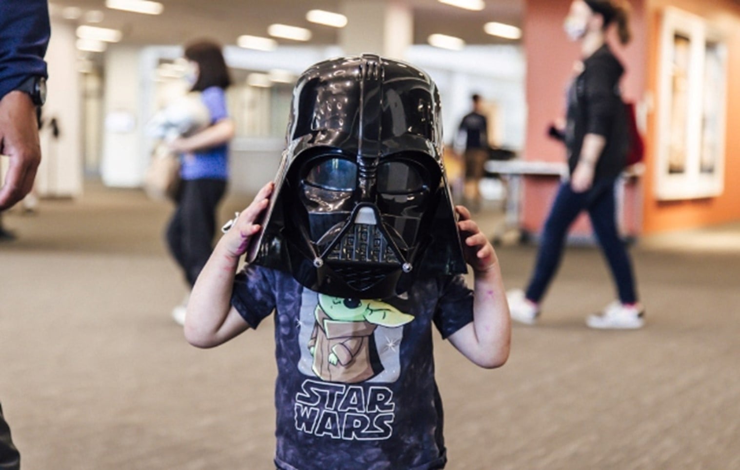child in darth vader mask
