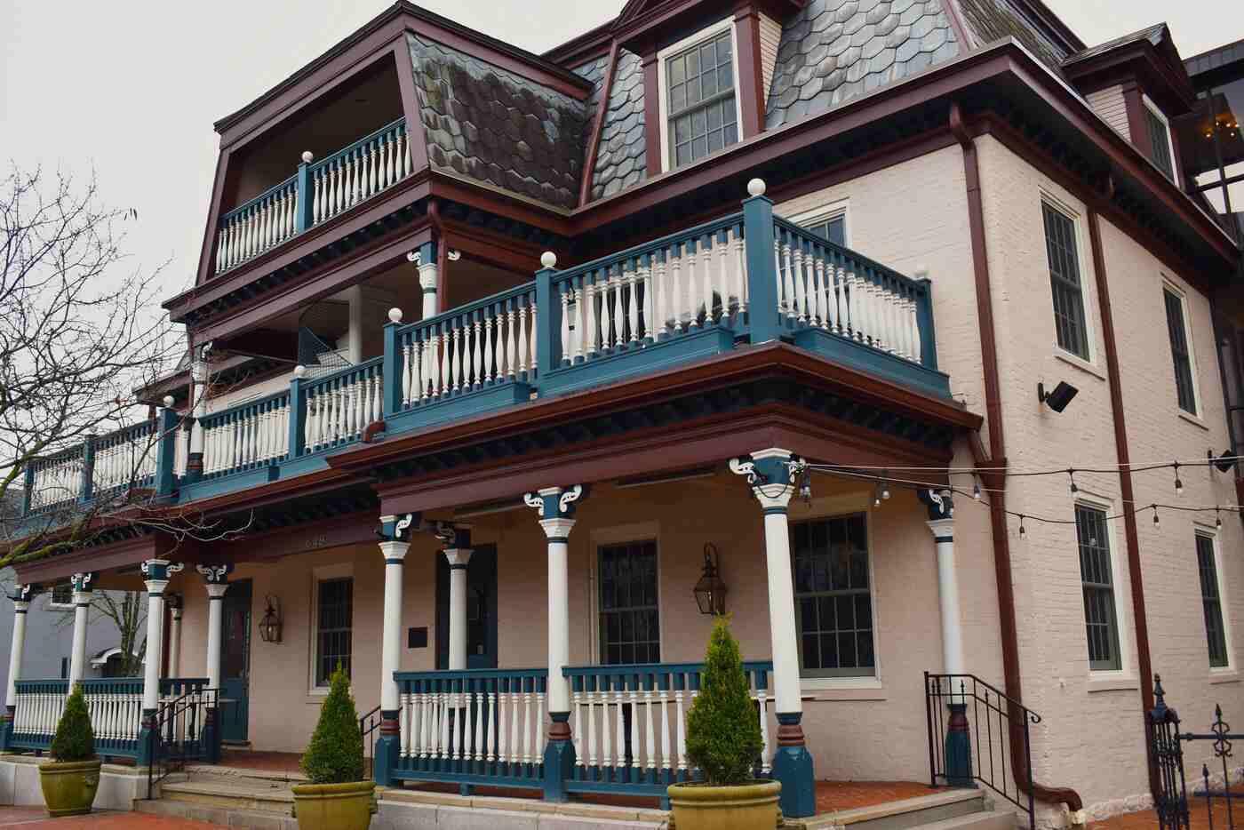 worthington inn exterior