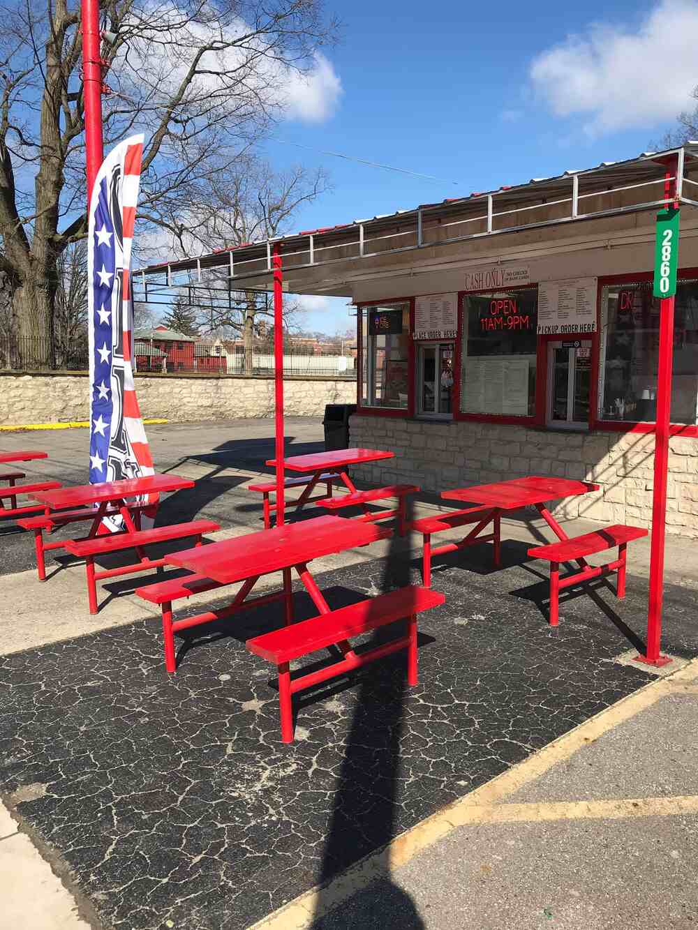 outdoor seating at ice cream shop