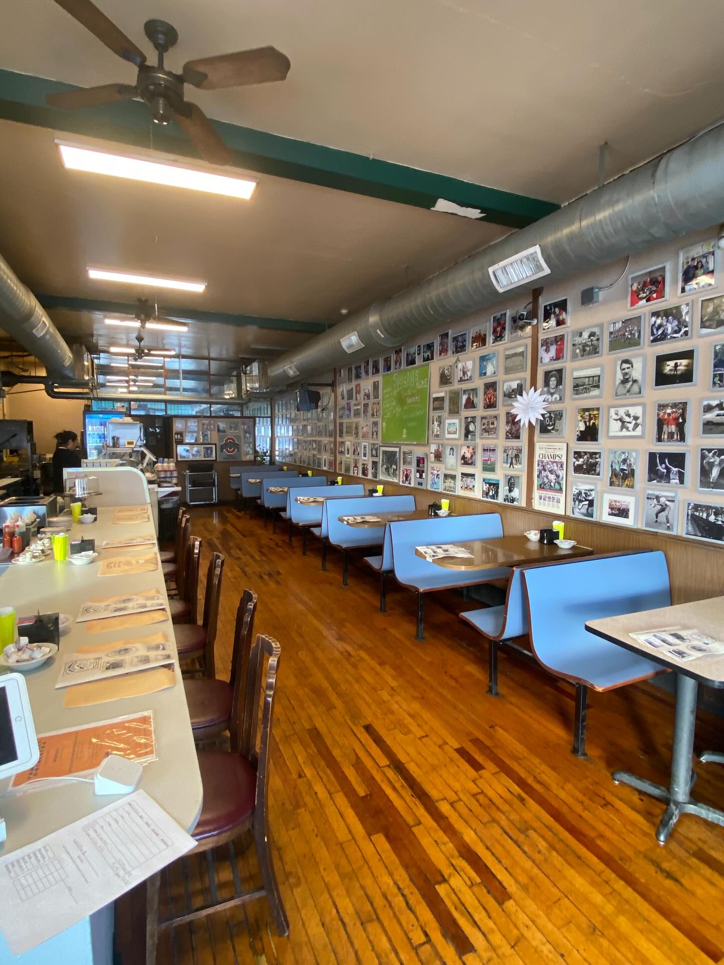 booths in diner