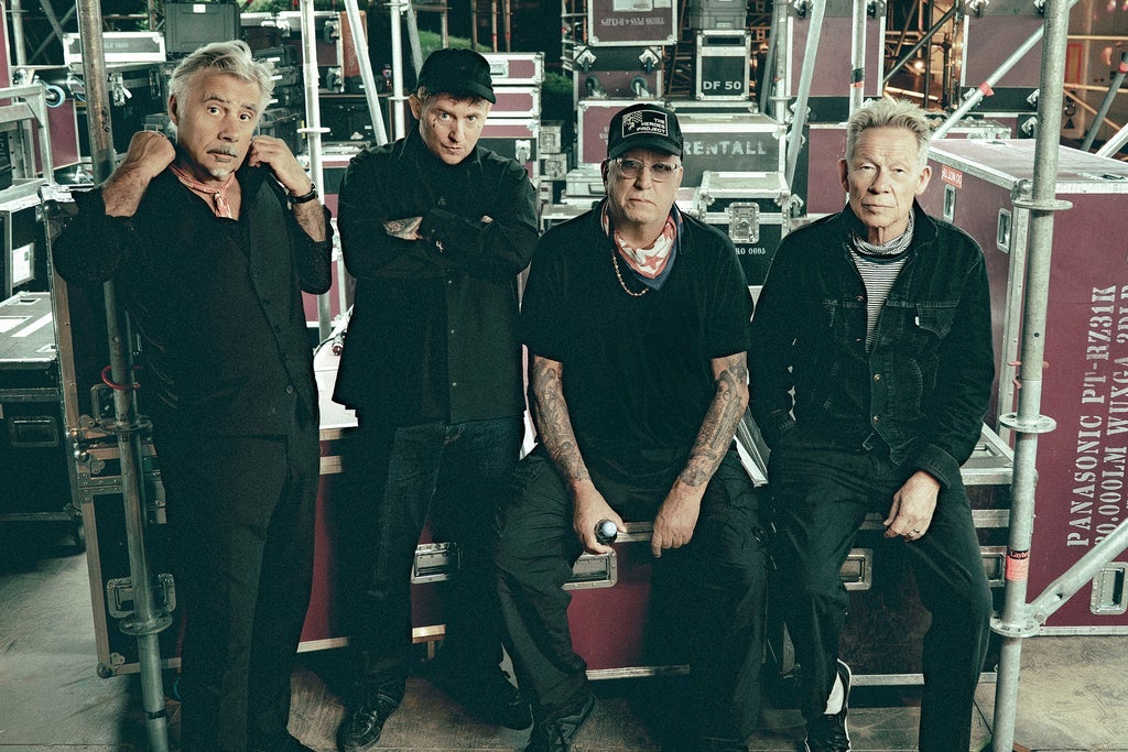 Sex Pistols (Steve Jones, Paul Cook, Glen Matlock) featuring Frank Carter