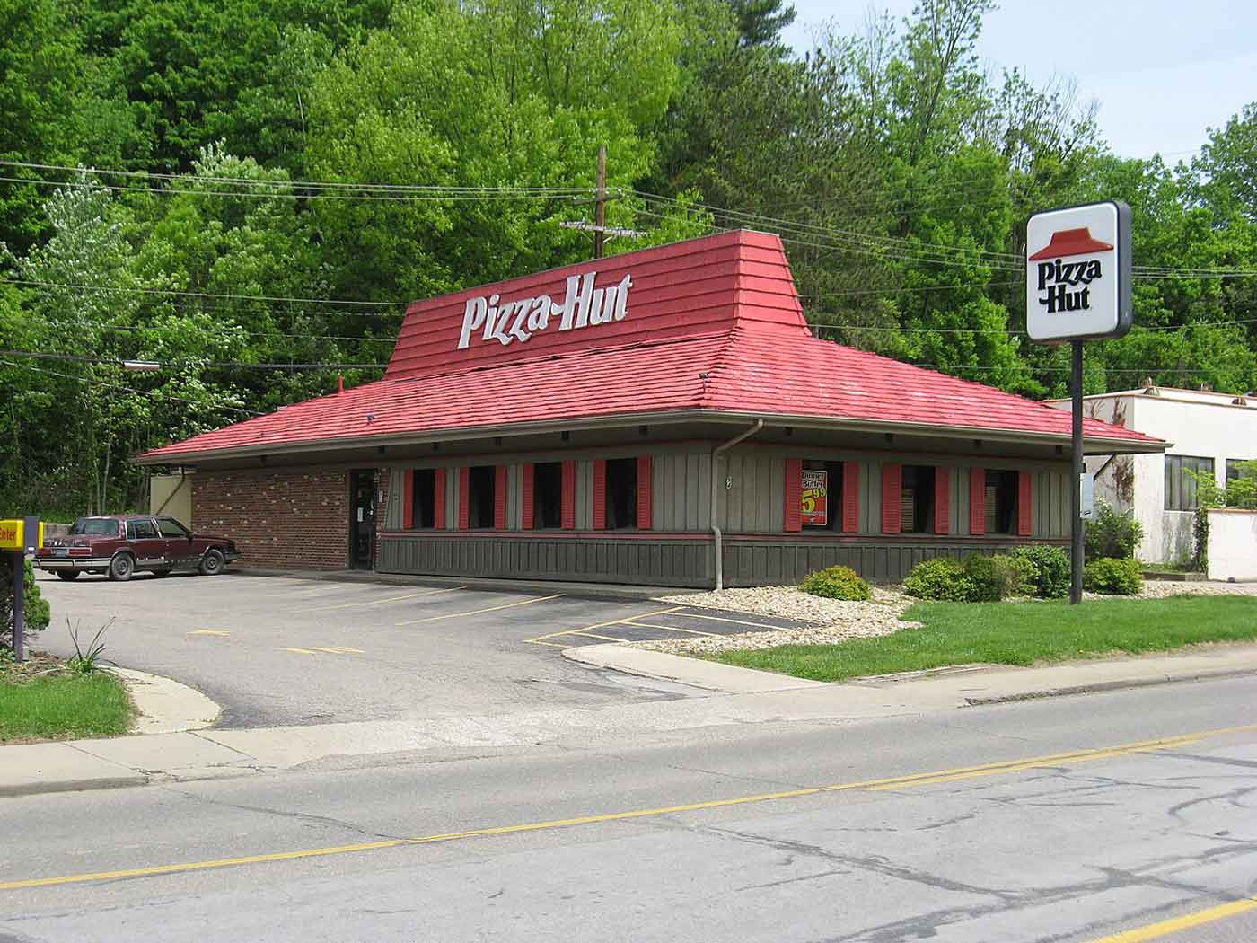 Pizza Hut Is Reviving The Classic Experience Millennials Still Talk About (Book It! Included)