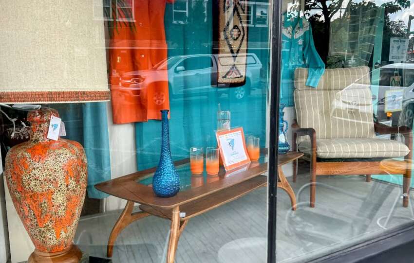 boomerang vintage window display