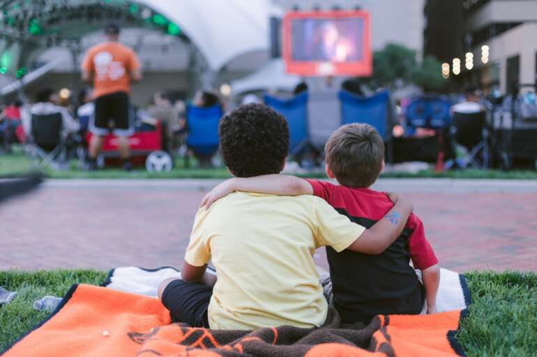 kids on lawn at columbus commons