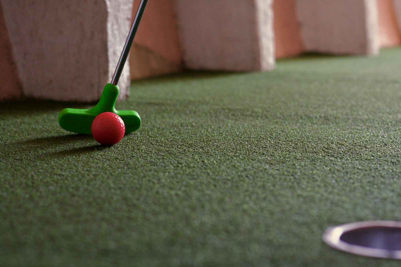 mini golf putting green