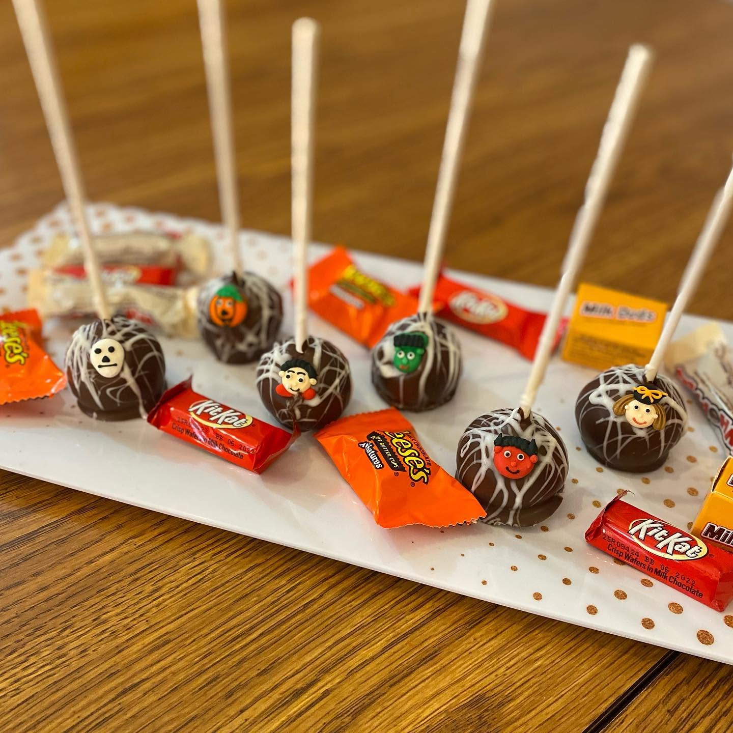 Kids Cooking Classes In Columbus: 6 Spots For Young Chefs 2 halloween themed cake pops on tray