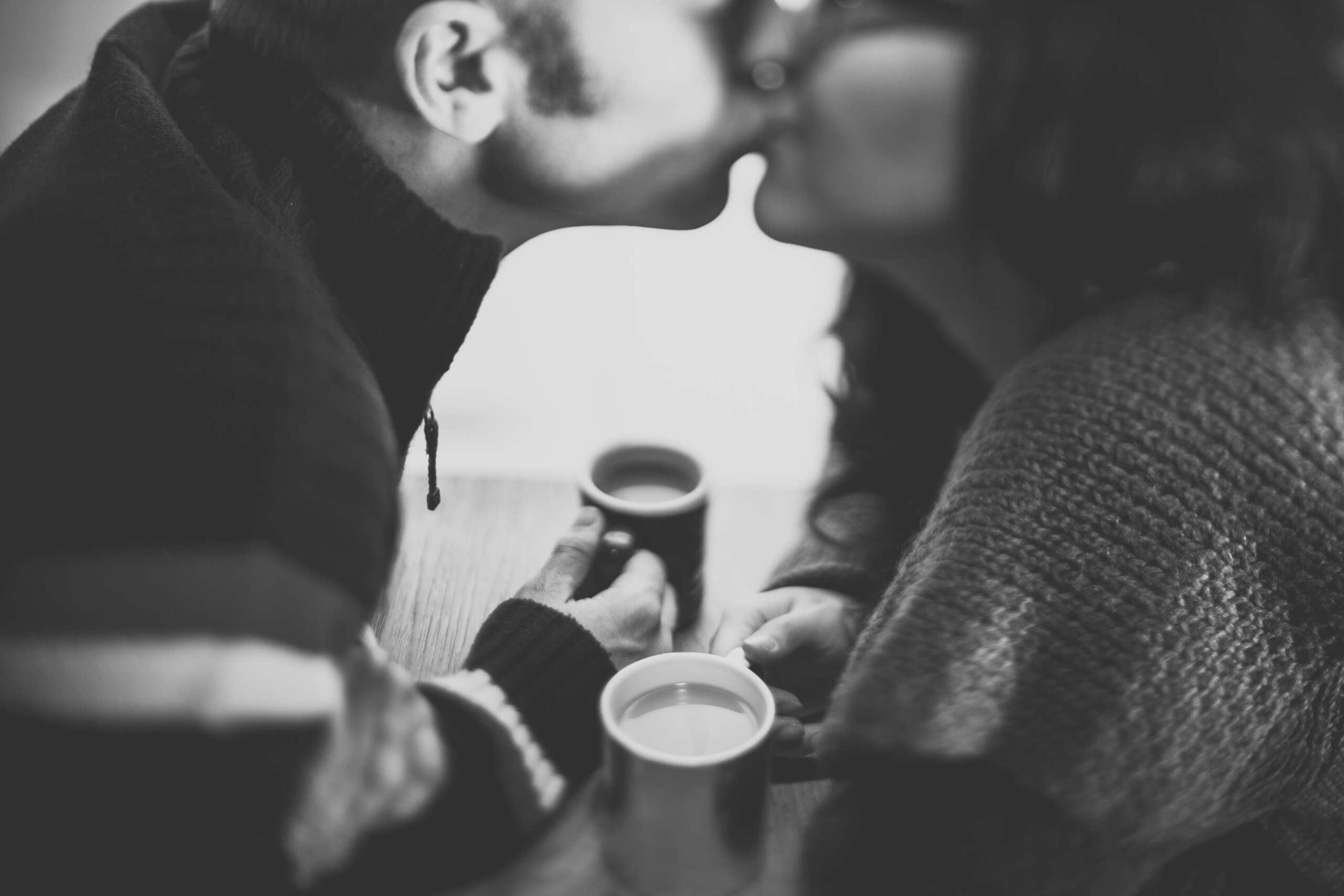 8 Columbus Dates Perfect For When Payday Isn’t Until Next Week 4 A couple sharing coffee on a casual date