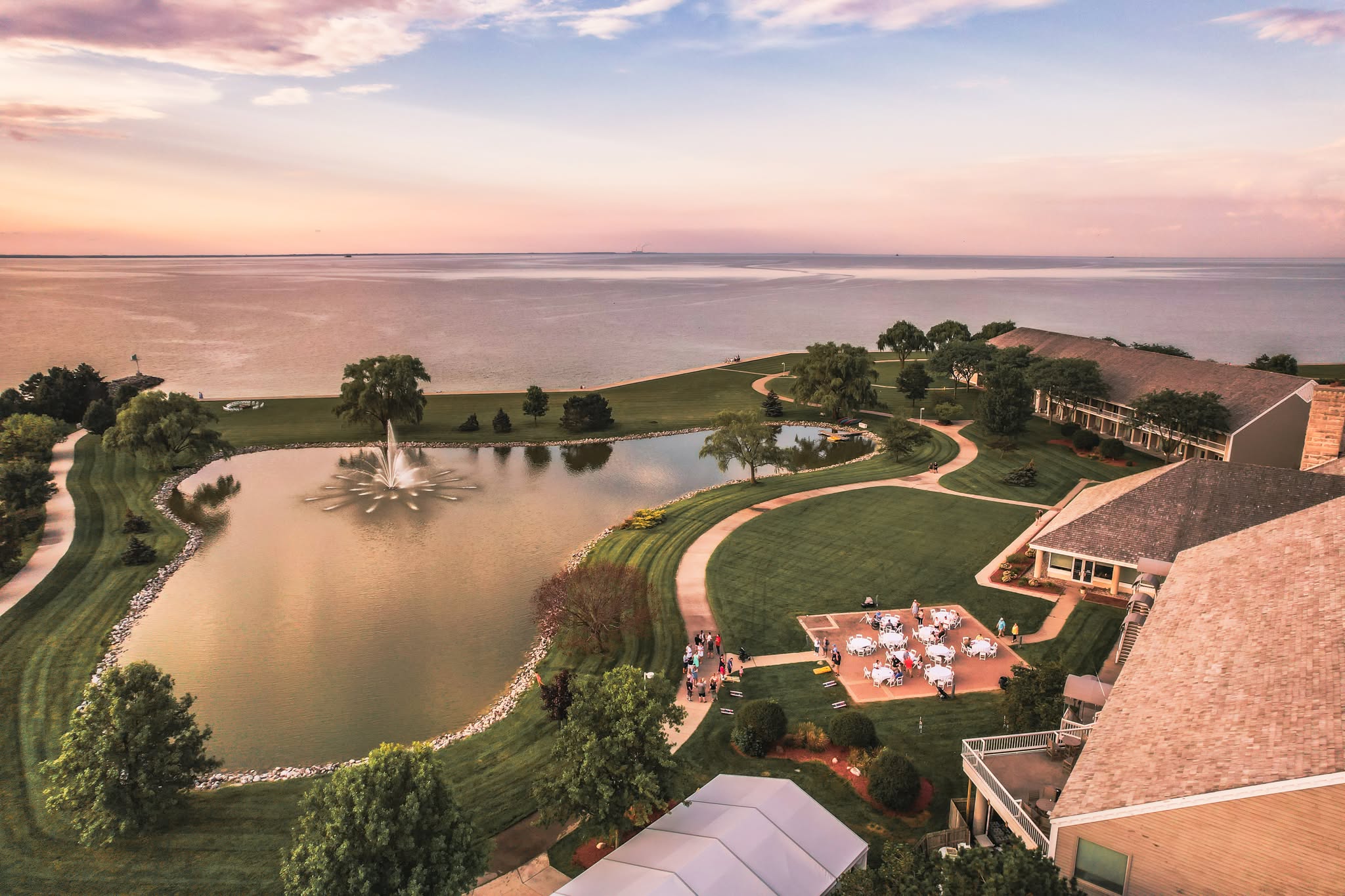 maumee bay state park lodge grounds